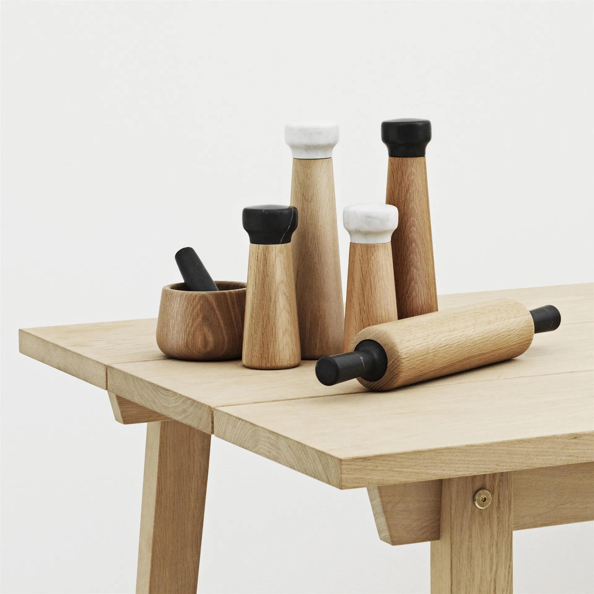 Craft pepparkvarn ek-svart marmor, liten Normann Copenhagen