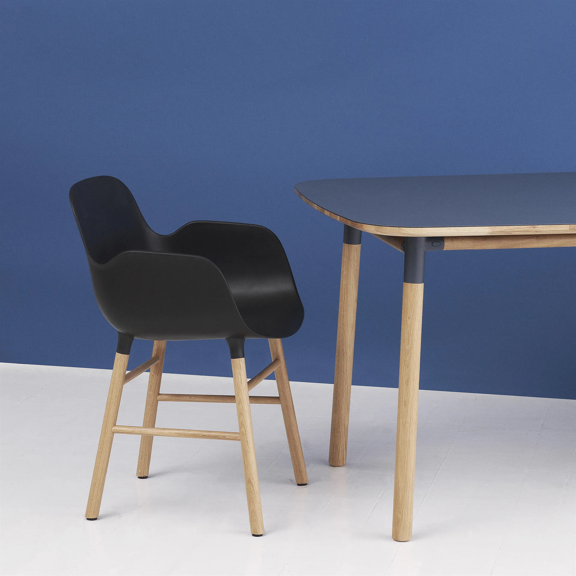 Form bord 95x200 cm, blå Normann Copenhagen