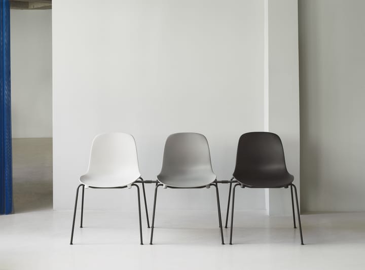Form Chair staplingsbar stol svarta ben 2-pack, Vit Normann Copenhagen