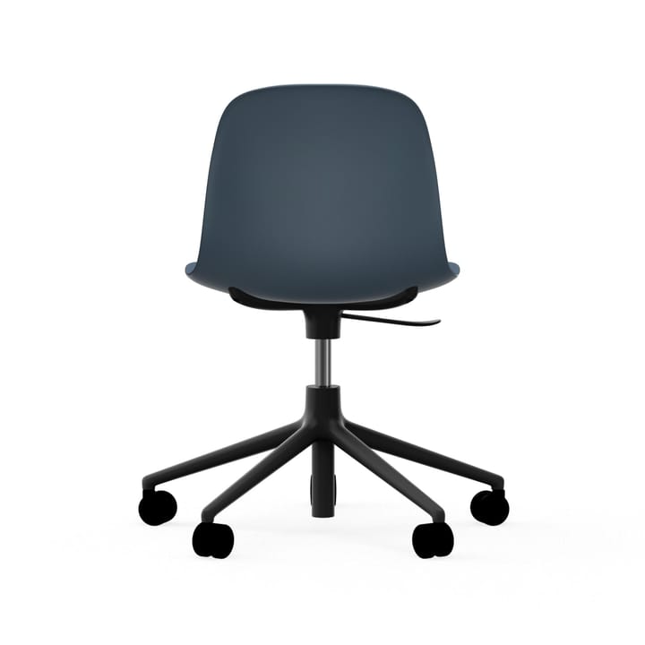 Form chair swivel 5W kontorsstol - blå, svart aluminium, hjul - Normann Copenhagen