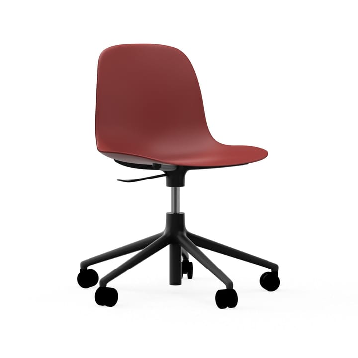 Form chair swivel 5W kontorsstol - röd, svart aluminium, hjul - Normann Copenhagen