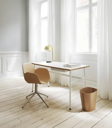 Grant bordslampa - brass - Normann Copenhagen