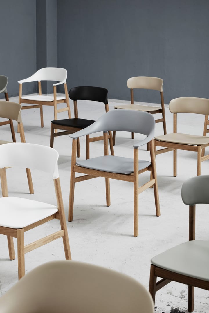 Herit karmstol ek, Grey Normann Copenhagen
