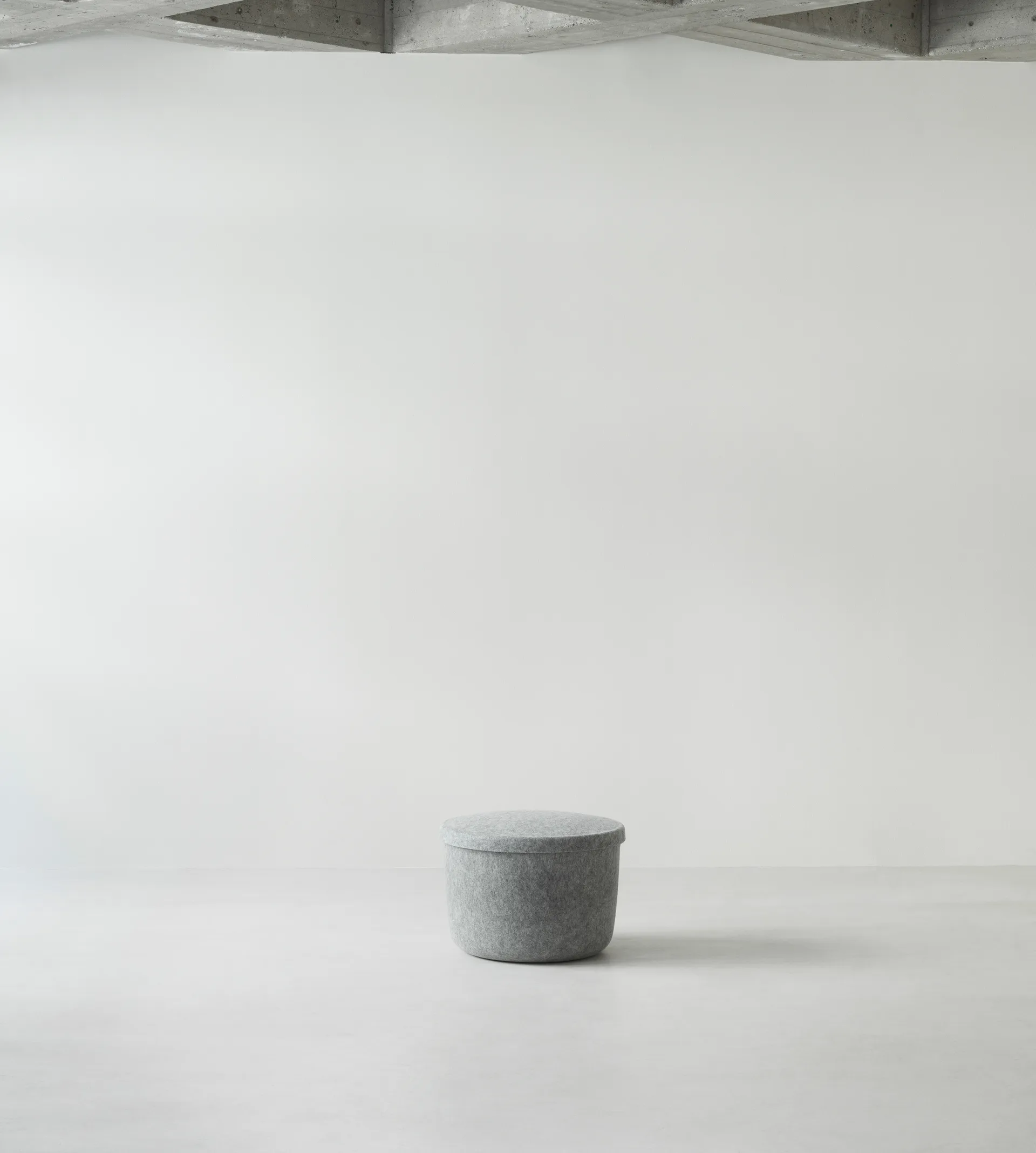Hide Storage sittpuff liten, Grå Normann Copenhagen