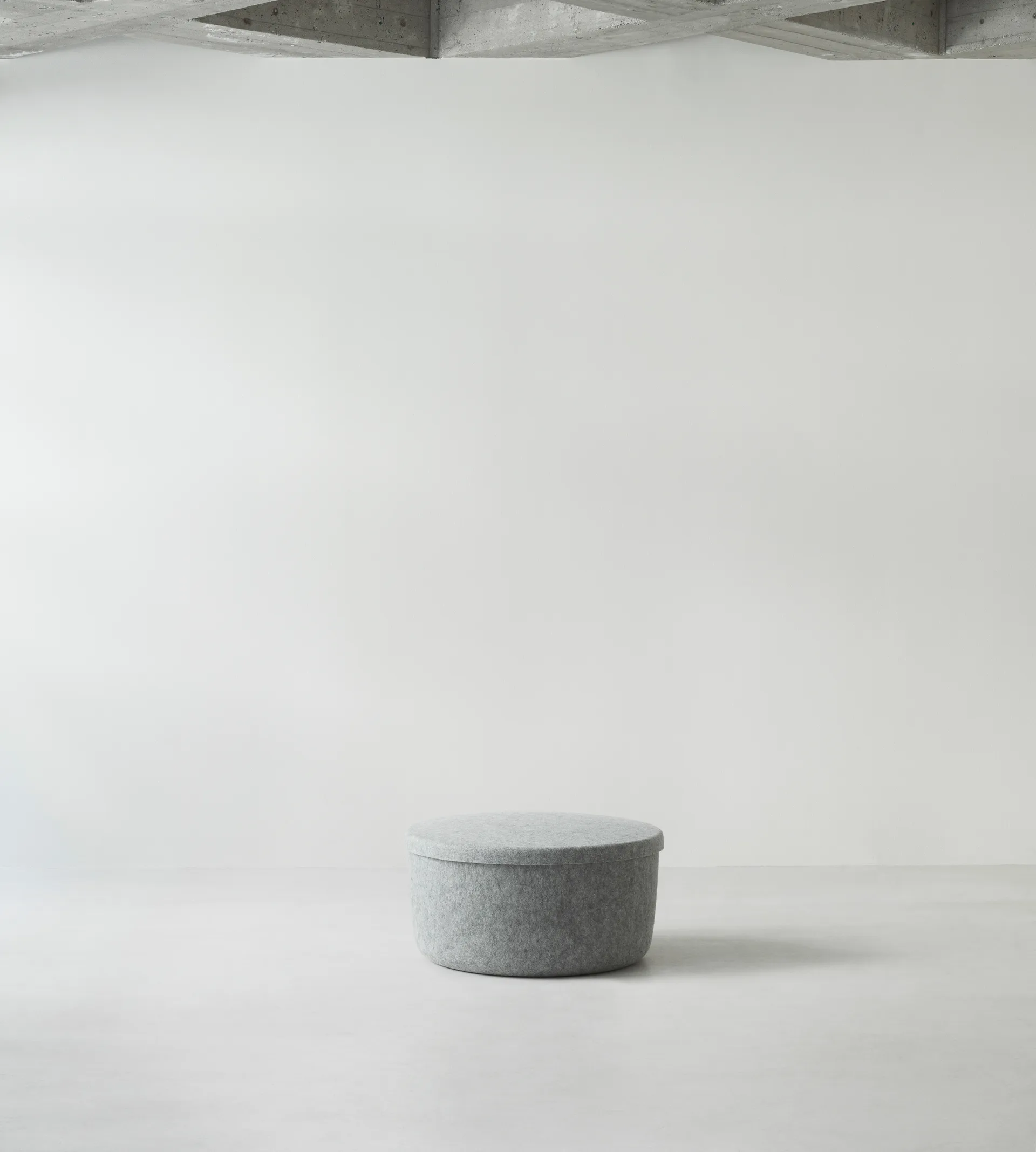 Hide Storage sittpuff stor, Grå Normann Copenhagen