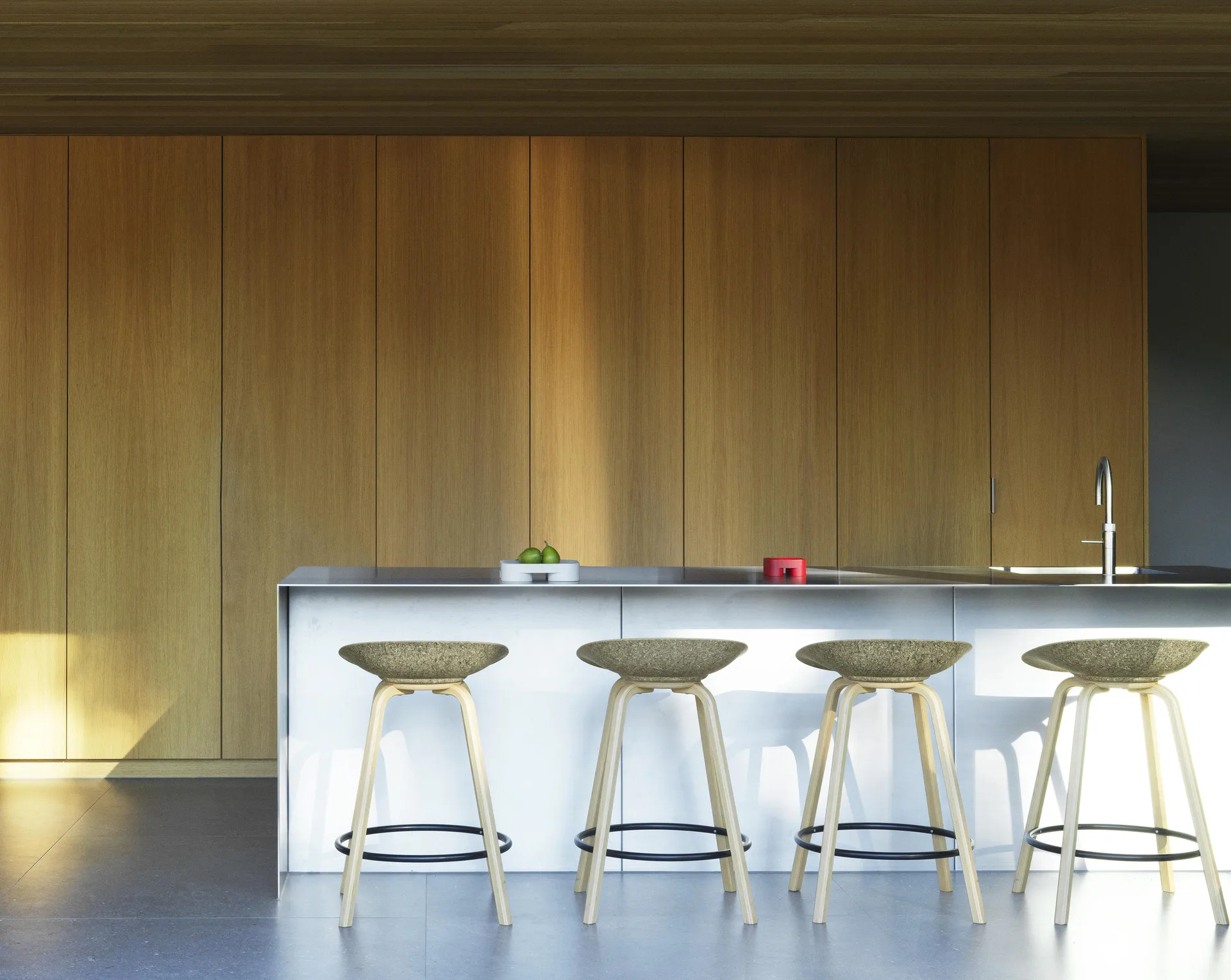 Mat Barstool barpall 65 cm, Seaweed-beech-black steel Normann Copenhagen