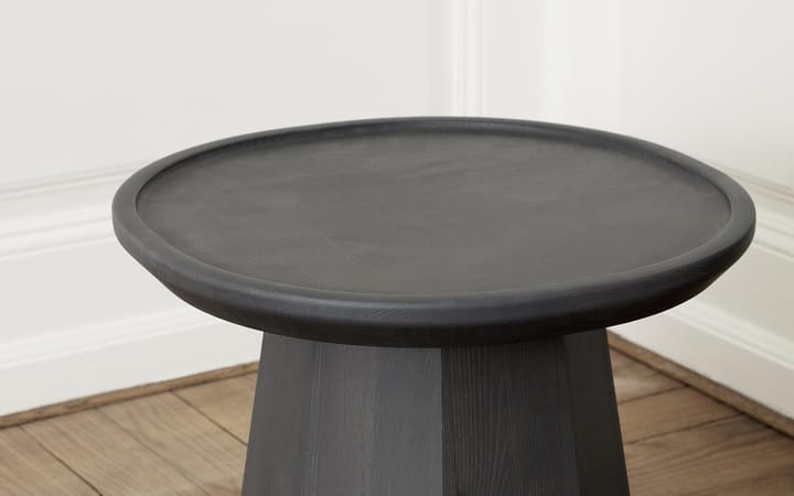 Pine table small sidobord Ø45 cm H:40,6 cm, Dark Grey Normann Copenhagen