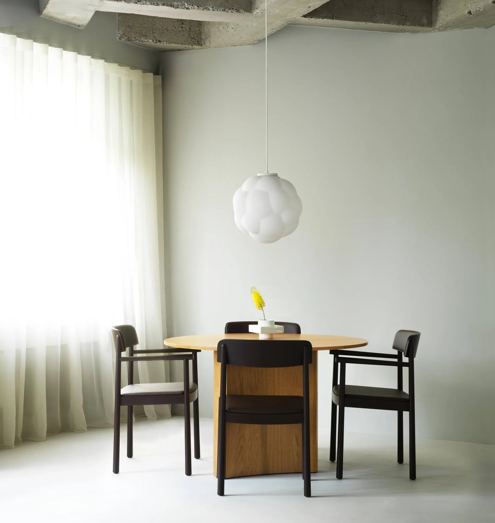 Timb karmstol, Brown ash Normann Copenhagen