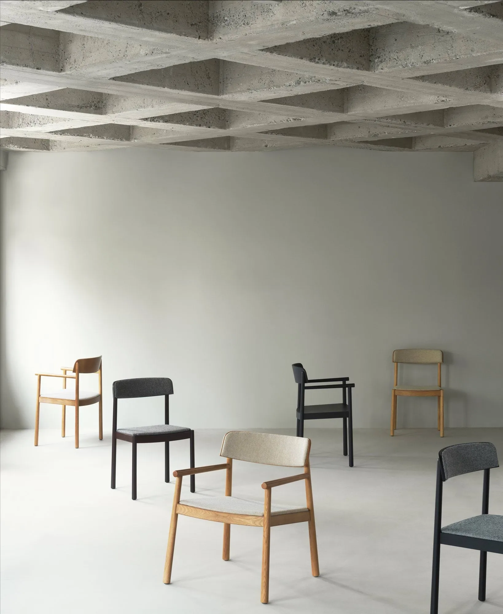 Timb karmstol med dyna, Black/ Ultra Leather - Black Normann Copenhagen