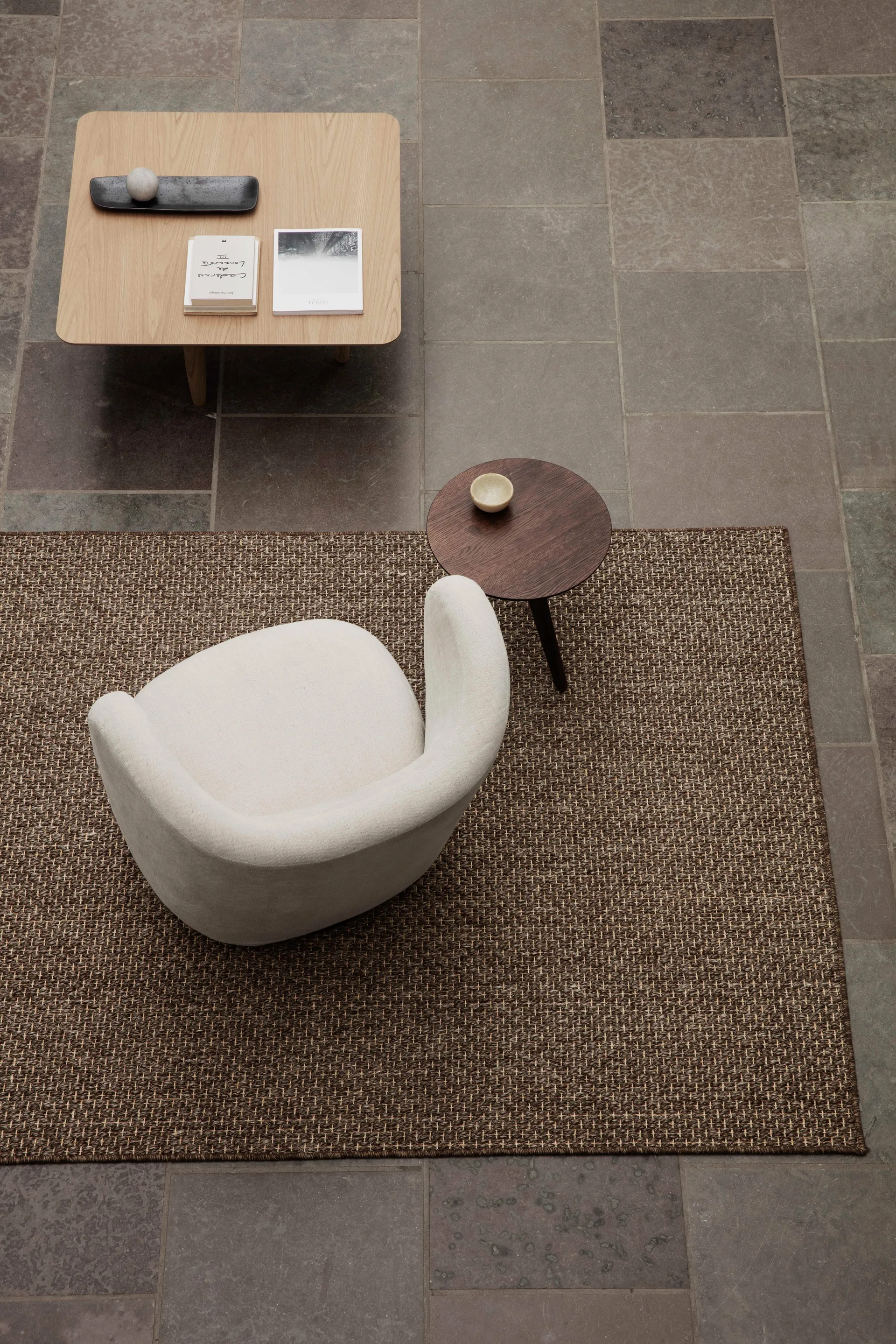 Fin sidobord Ø40 cm, Dark smoked oak NORR11