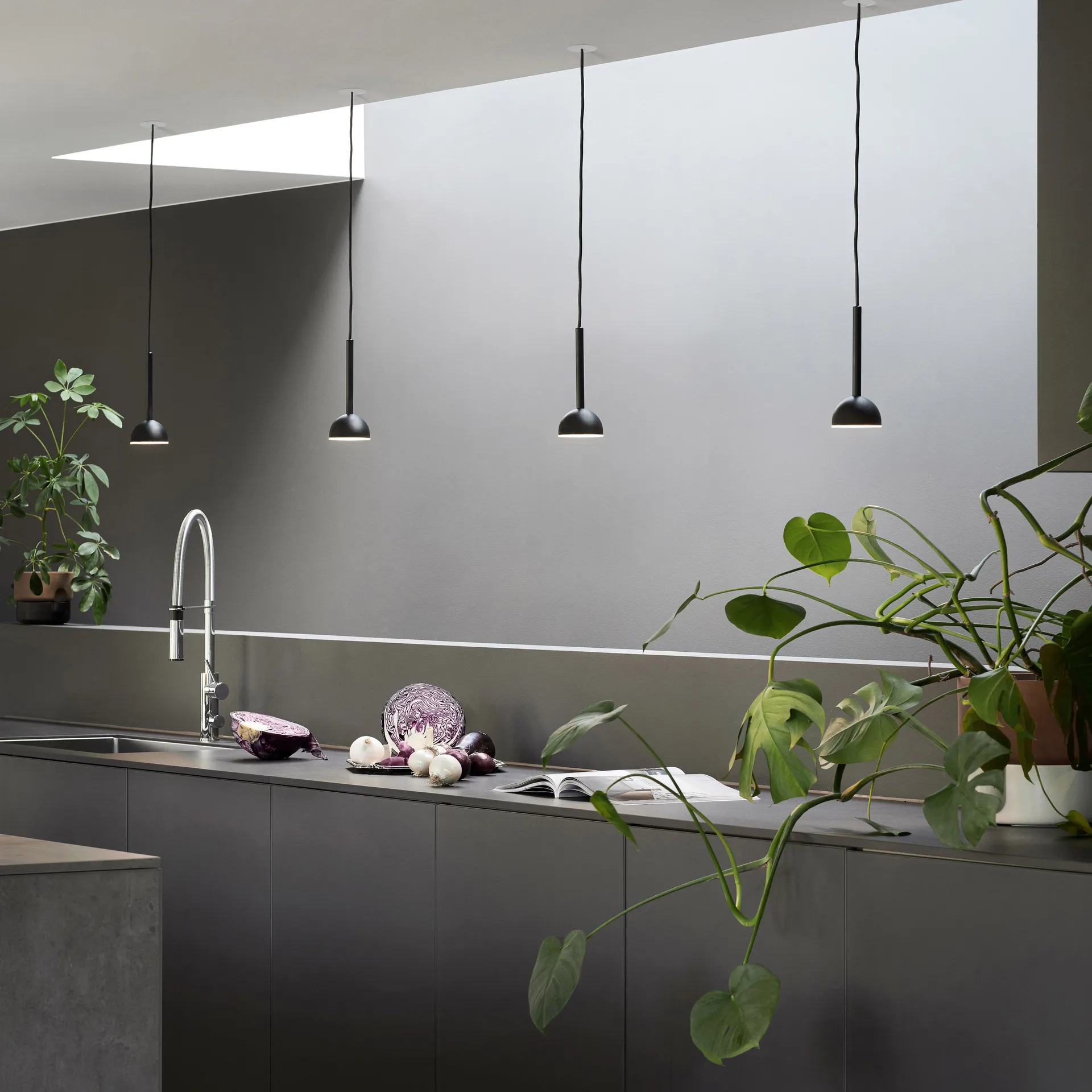 Blush taklampa, Svart Northern