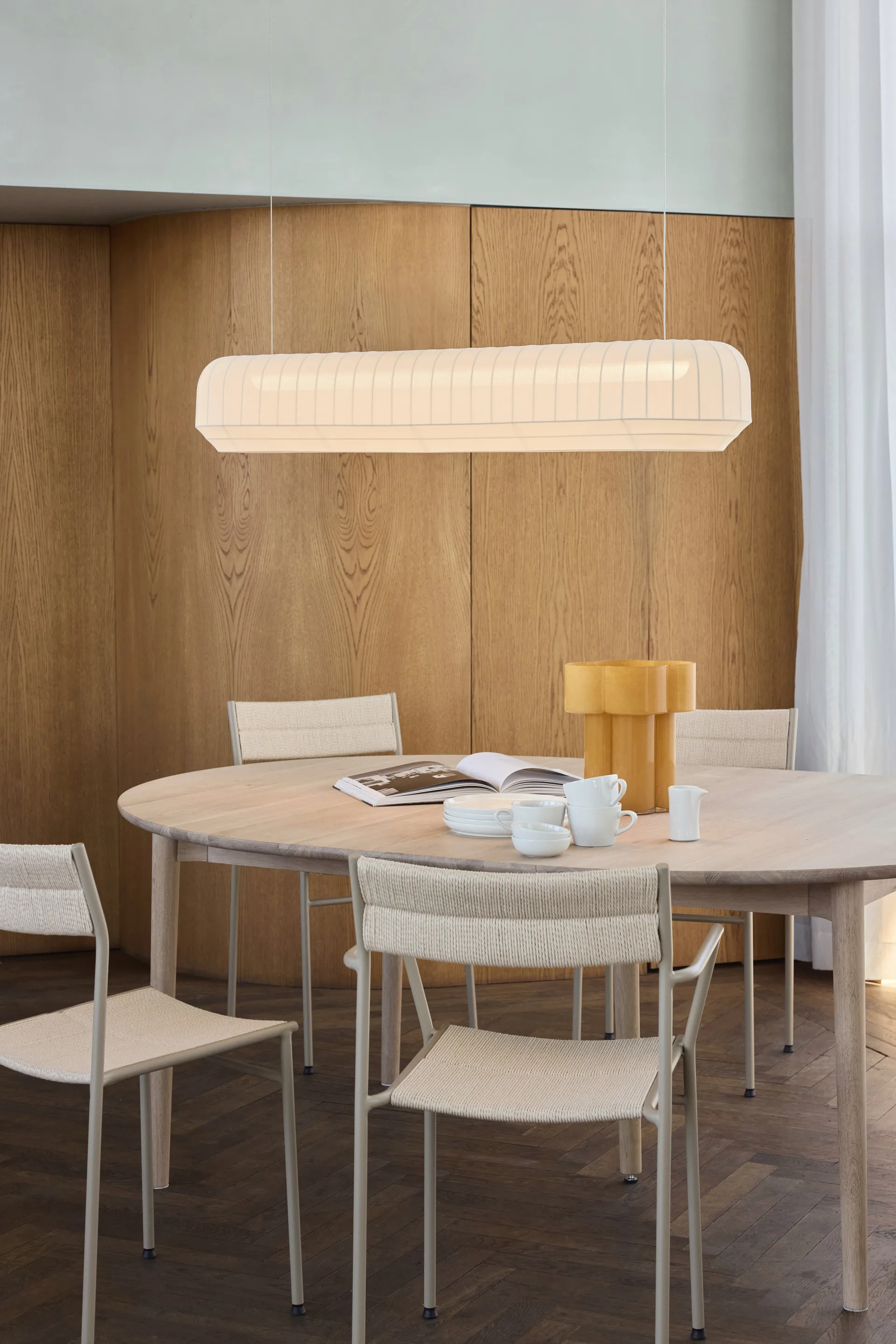 Expand matbord Ø140 cm, Ljusoljad ek Northern