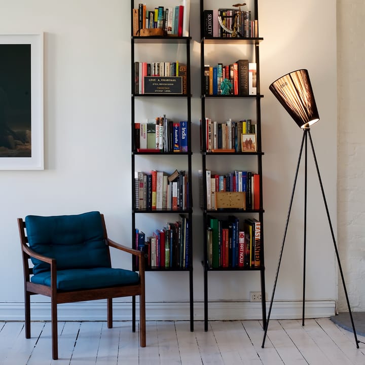 Oslo Wood golvlampa, beige, mattsvart stativ Northern