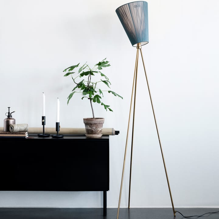 Oslo Wood golvlampa, olive green, guldigt stativ Northern