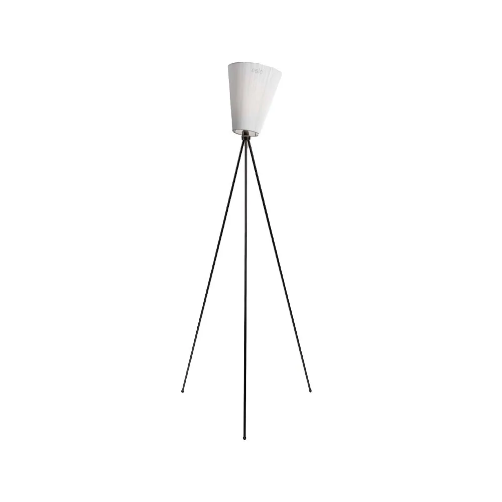 Oslo Wood golvlampa, white, mattsvart stativ Northern