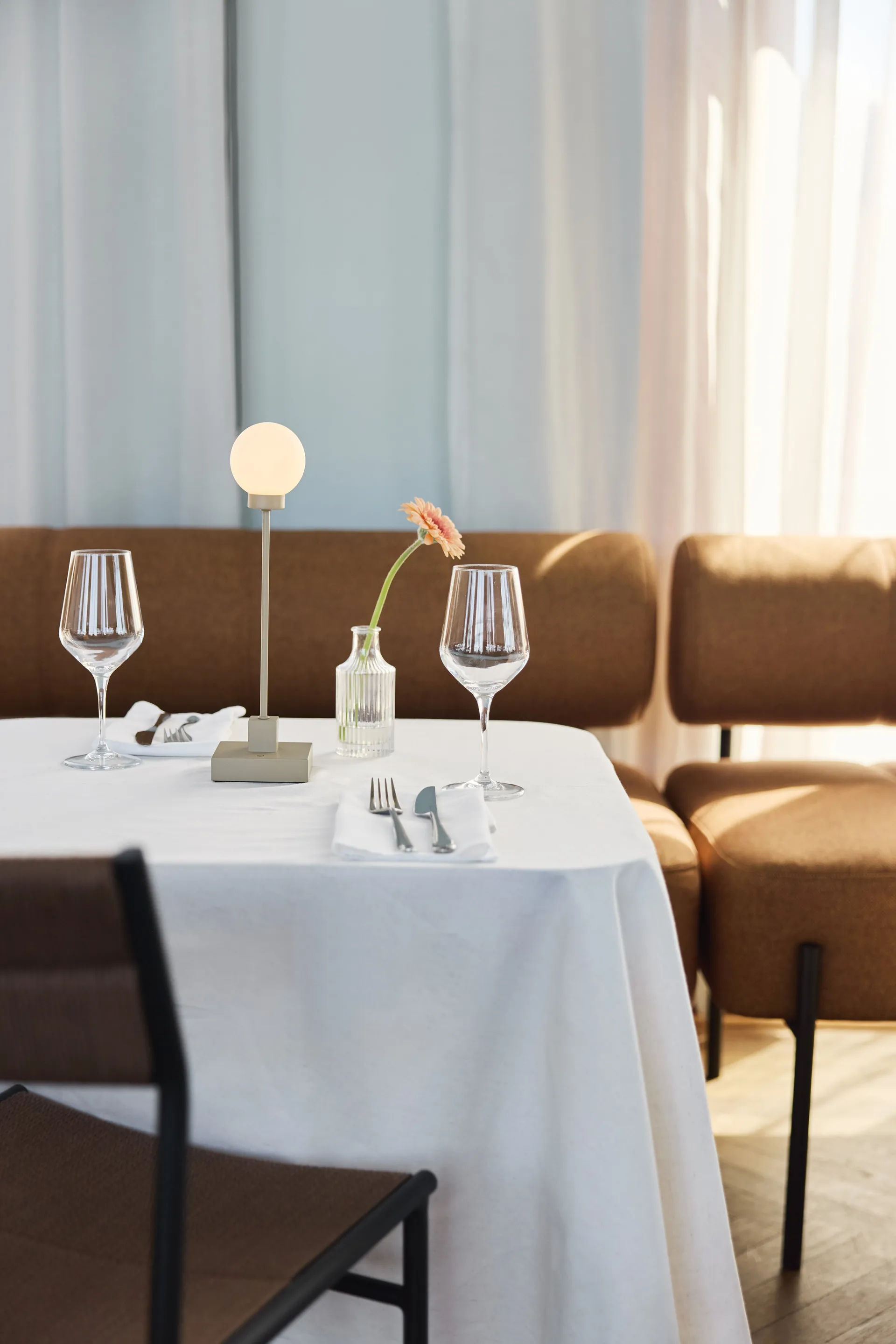 Snowball portabel bordslampa 33 cm, Grey beige Northern