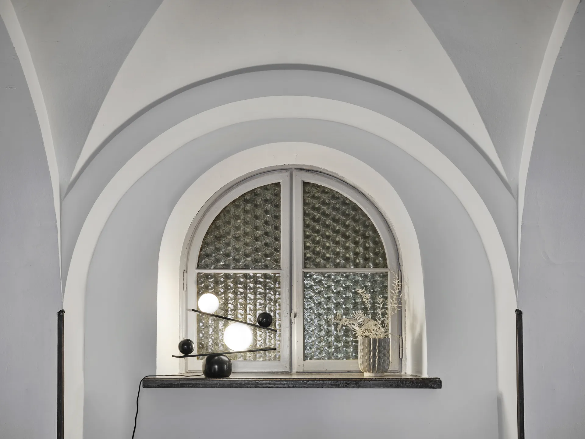 Balance bordslampa, Black Oblure