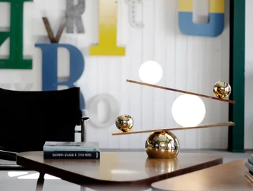 Balance bordslampa - Brass, v2 - Oblure