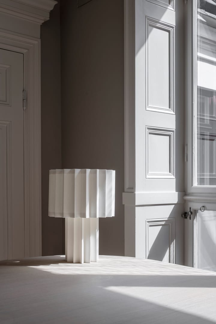 Plissé bordslampa textil, Vit Örsjö Belysning