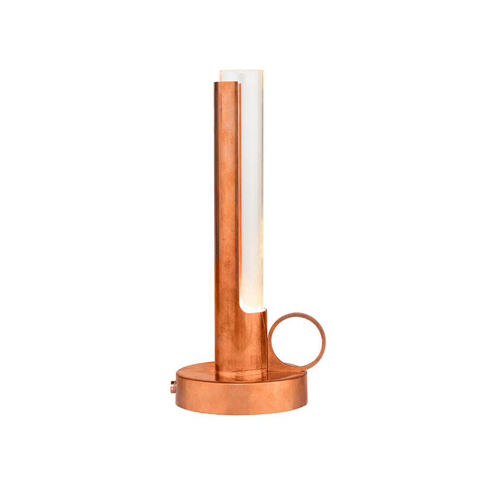 Örsjö Belysning Visir Bordslampa rå koppar | Skandinavisk Design | Bordslampor | Guldfärgad