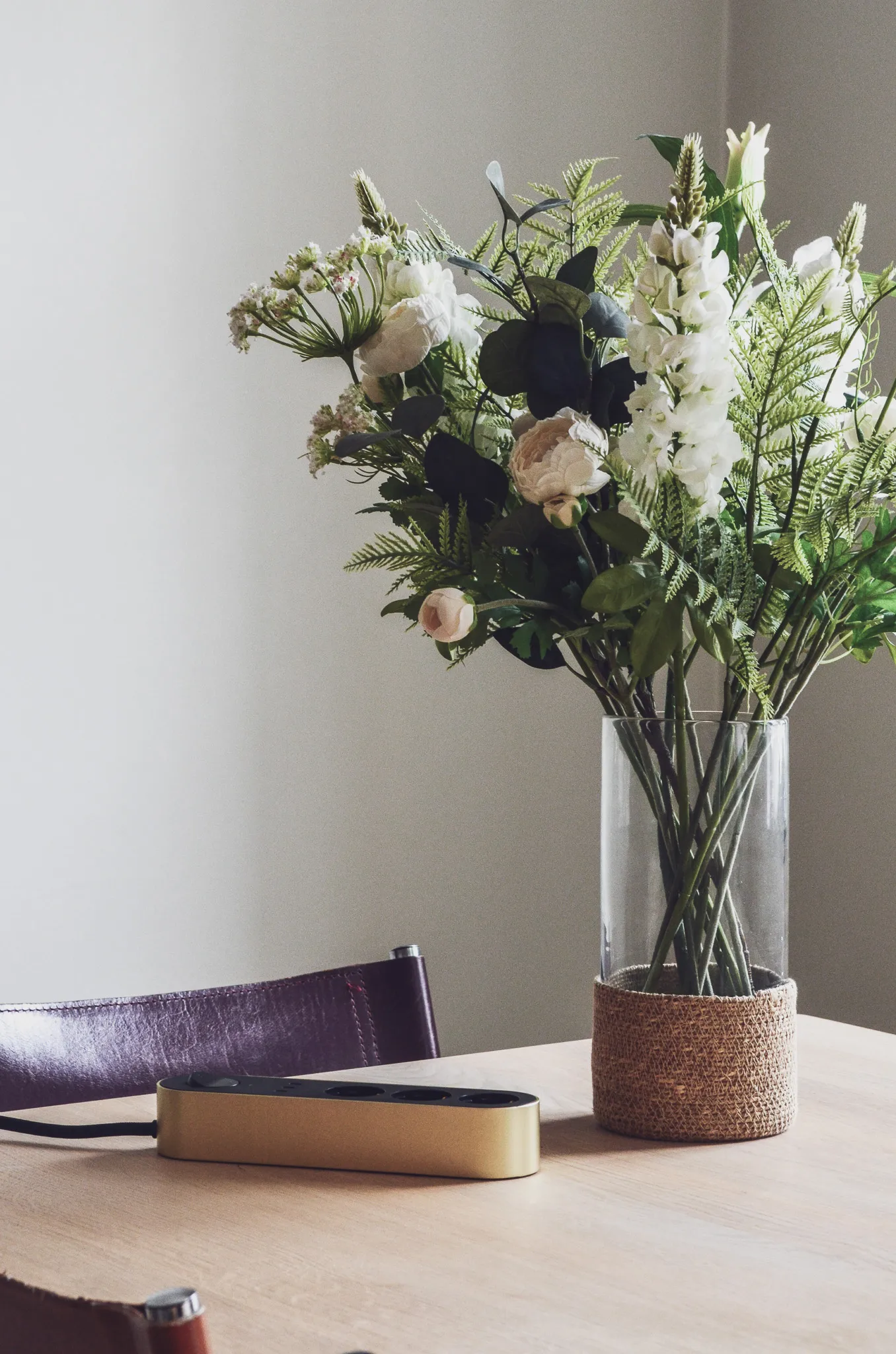 Edgar Power Bar grenuttag, Satin brass Palette