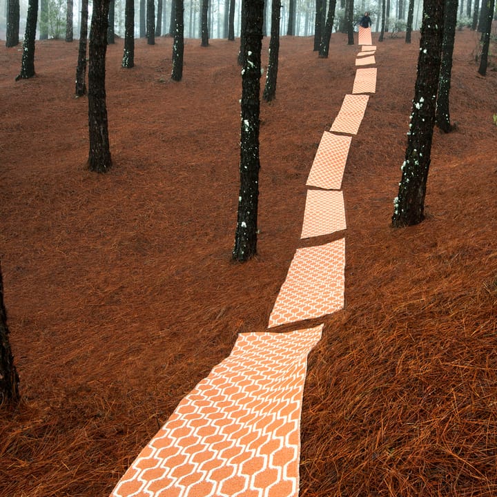 Ants gångmatta, pale orange/vanilla, 70x270 cm Pappelina