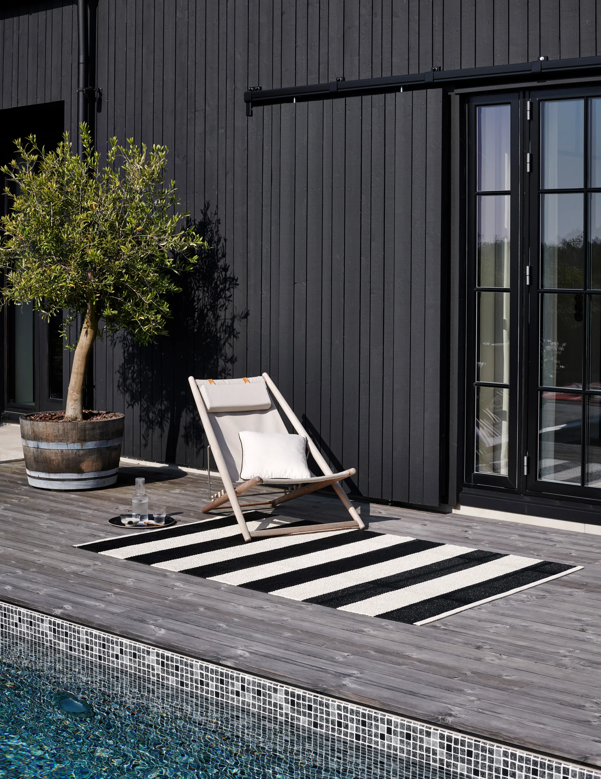 Bob gångmatta, Black/vanilla, 70x150 cm Pappelina