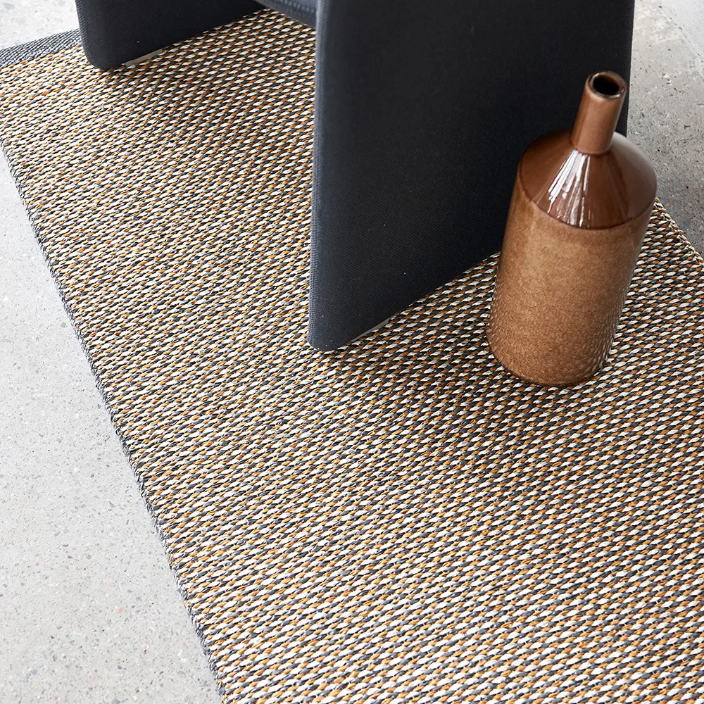 Effi matta, warm grey/brown/vanilla, 180x260 cm Pappelina