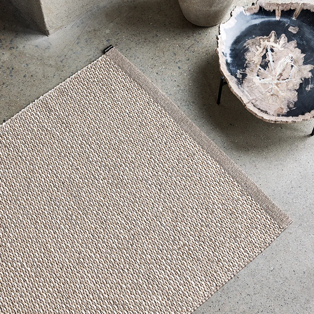 Effi matta, warm grey/brown/vanilla, 180x260 cm Pappelina