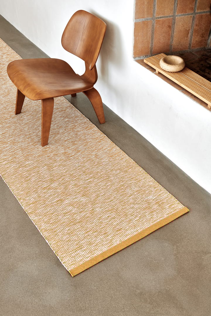 Emm Metallic matta, Black-linen, 70x180 cm Pappelina
