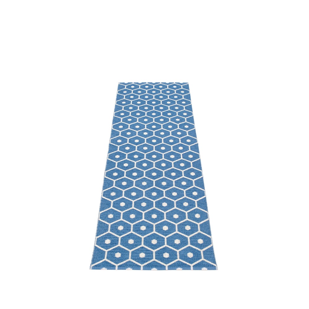 Pappelina Honey Gångmatta denim/vanilla, 70x225 cm | Skandinavisk Design | Plastmattor | Blå