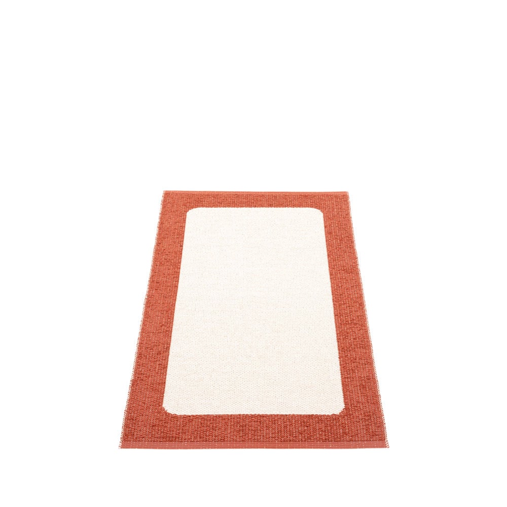 Pappelina Ilda gångmatta brick, 70x120 cm | Skandinavisk Design | Plastmattor | Orange