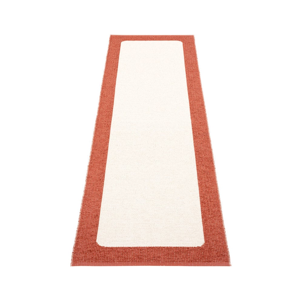 Pappelina Ilda gångmatta brick, 70x240 cm | Skandinavisk Design | Plastmattor | Orange