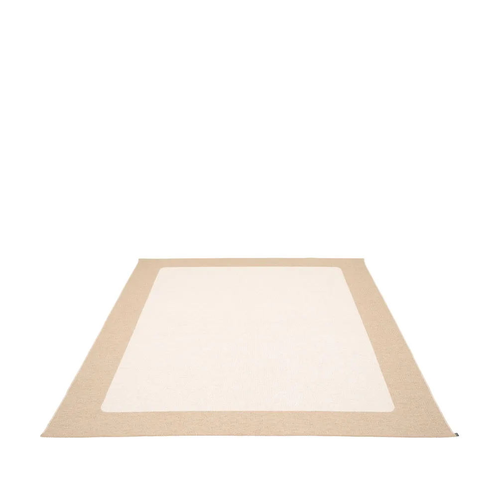 Pappelina Ilda matta beige, 180x180 cm | Skandinavisk Design | Plastmattor | Beige