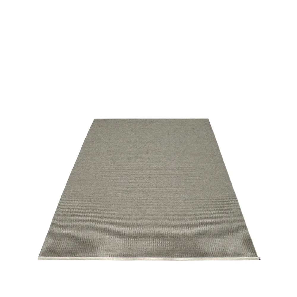 Mono matta, charcoal/warm grey, 180x300 cm Pappelina