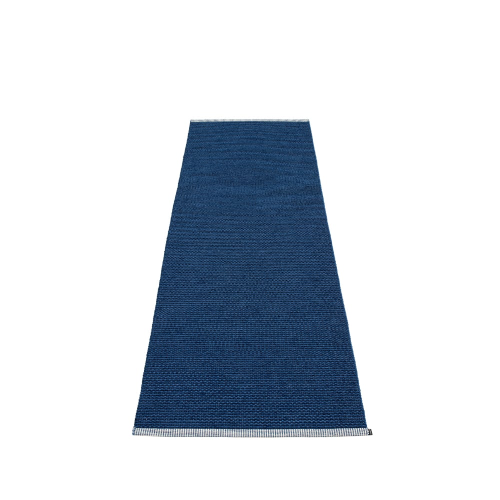 Pappelina Mono matta dark blue/denim, 85x260 cm | Skandinavisk Design | Plastmattor | Blå