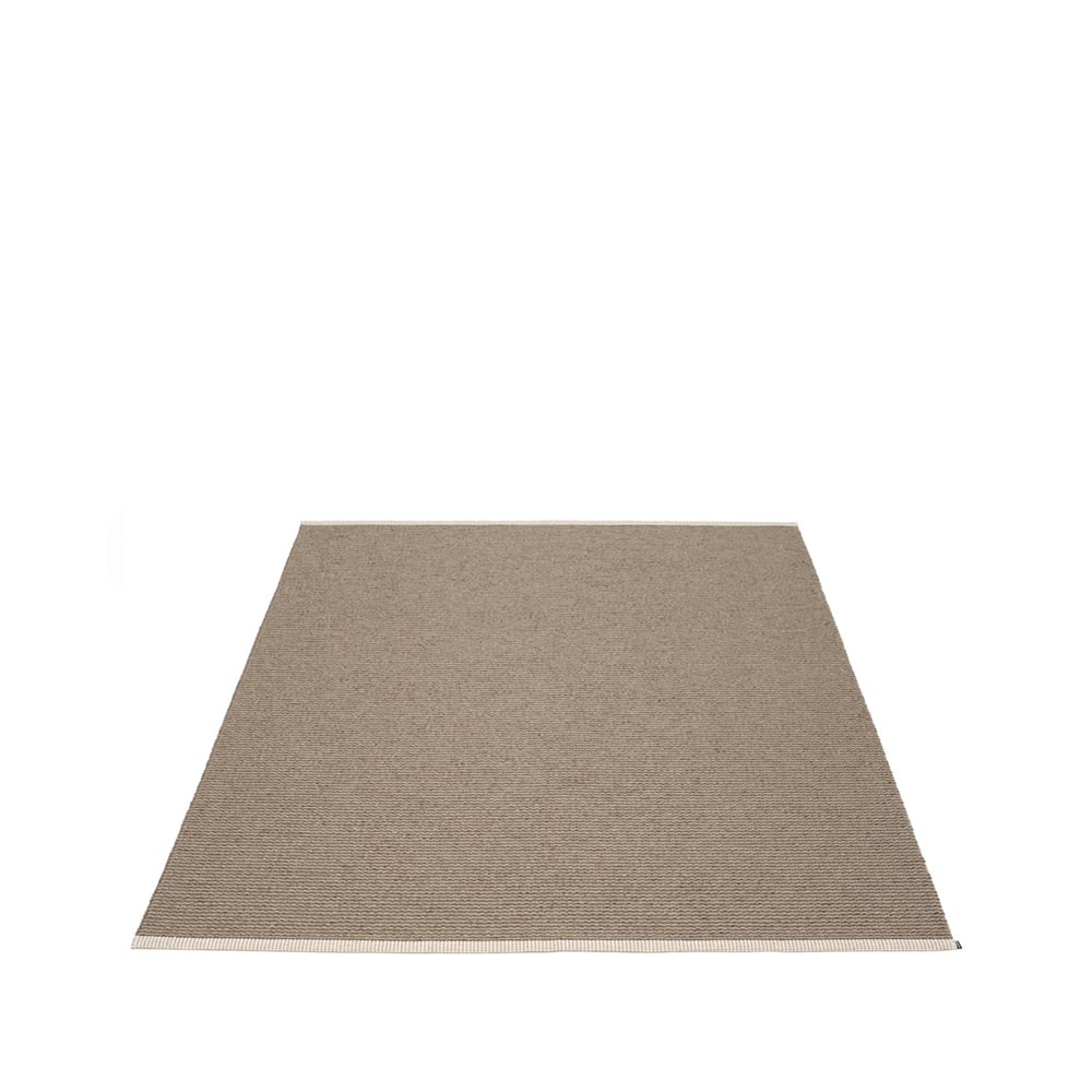 Pappelina Mono matta dark mud/mud, 180x220 cm | Skandinavisk Design | Plastmattor | Brun