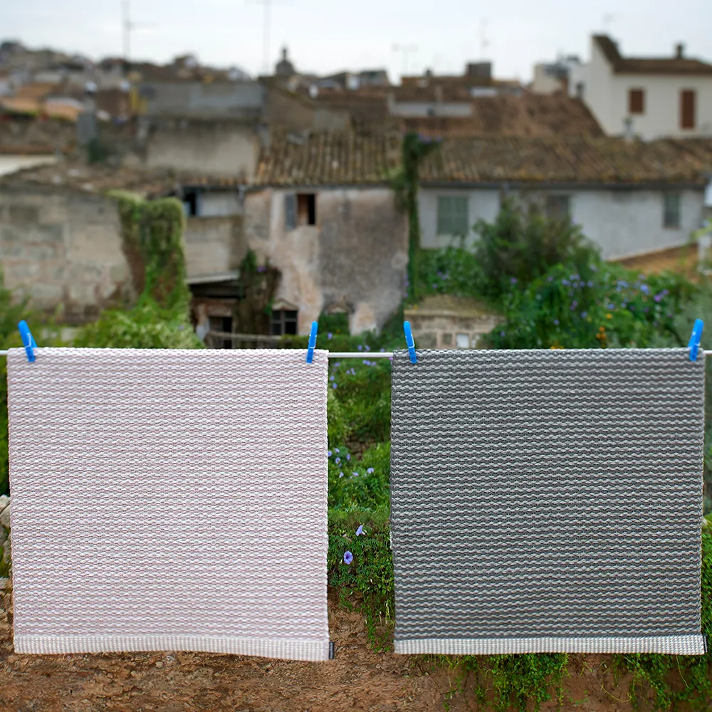 Mono matta, fossil grey/warm grey, 230x320 cm Pappelina