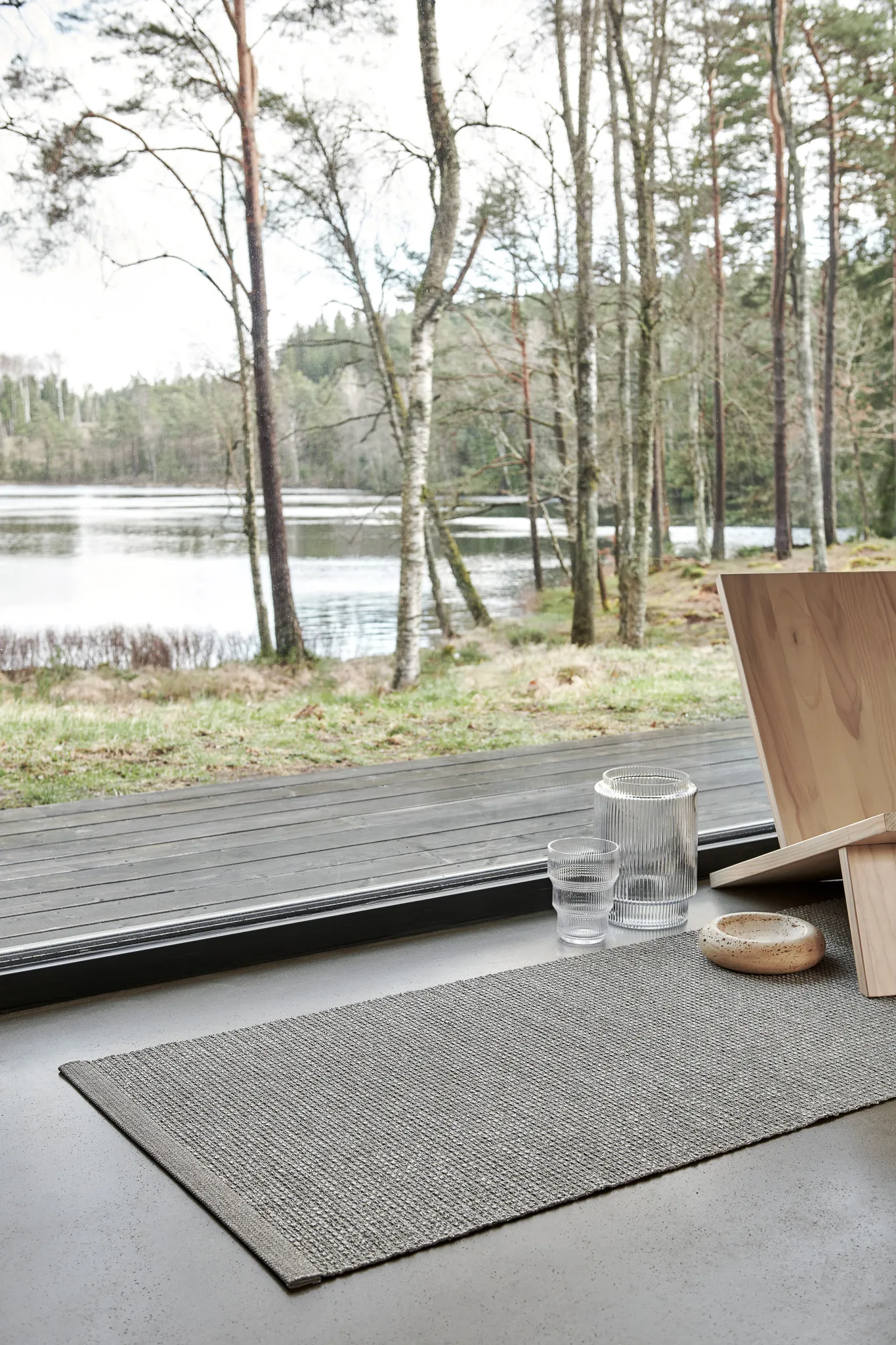 Sam matta, Warm grey-charcoal, 70x225 cm Pappelina