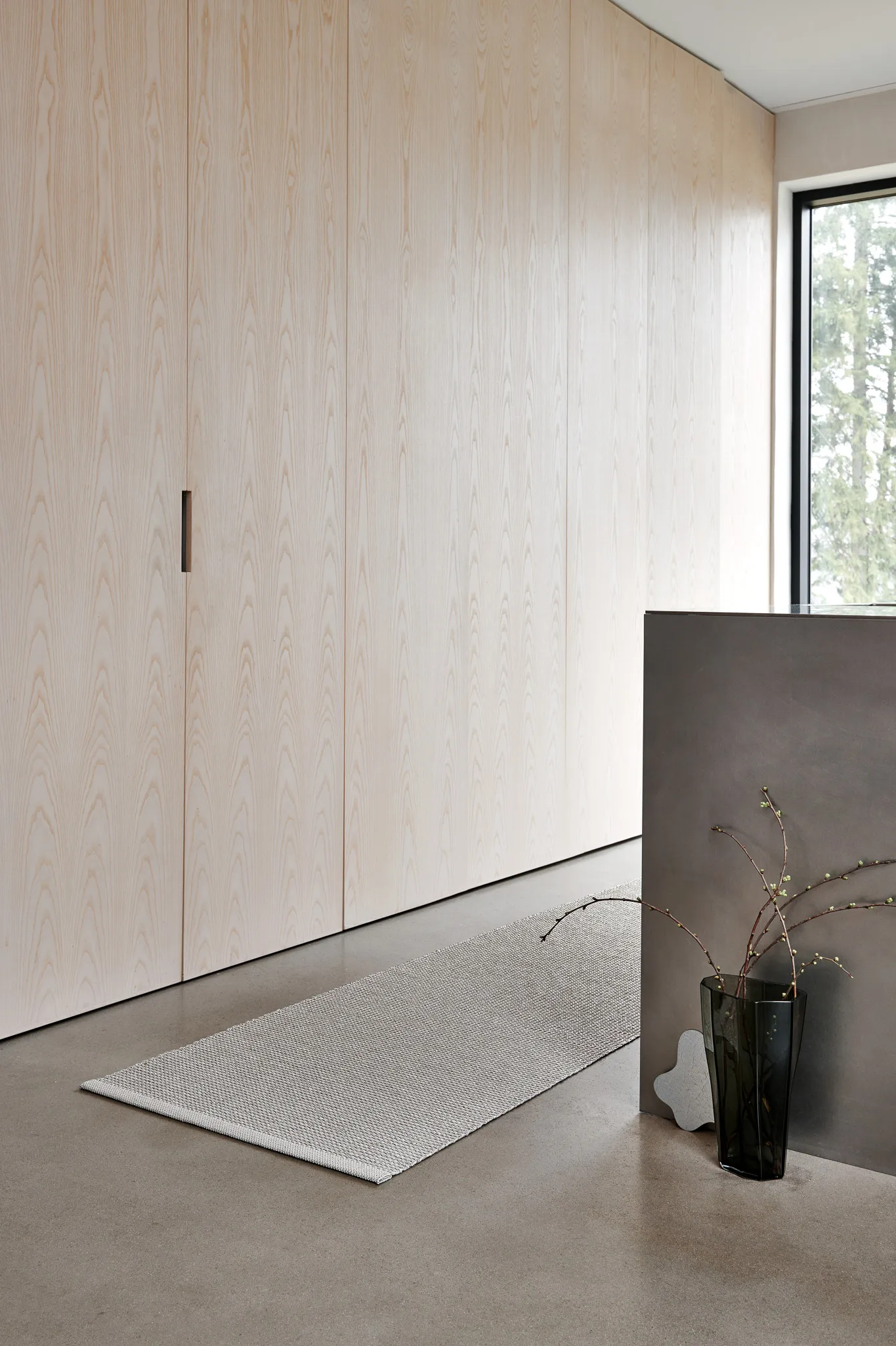 Sam matta, Warm grey-charcoal, 70x225 cm Pappelina