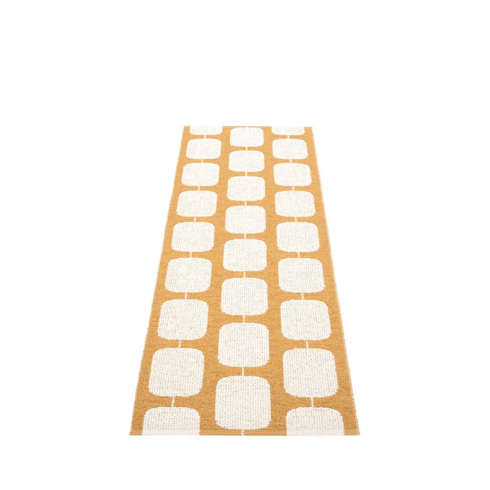 Pappelina Sten gångmatta ochre, 70x200 cm | Skandinavisk Design | Plastmattor | Orange