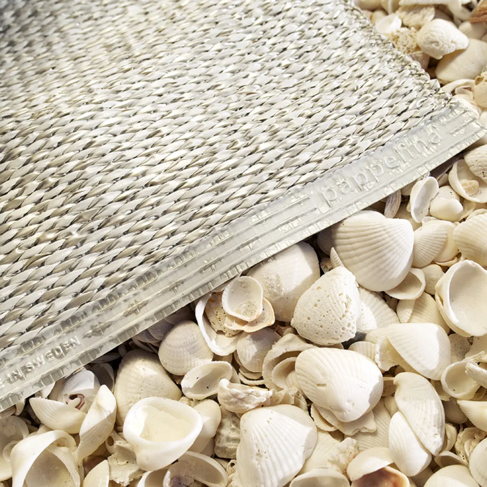 Svea matta, granit/black metallic, 180x260 cm Pappelina