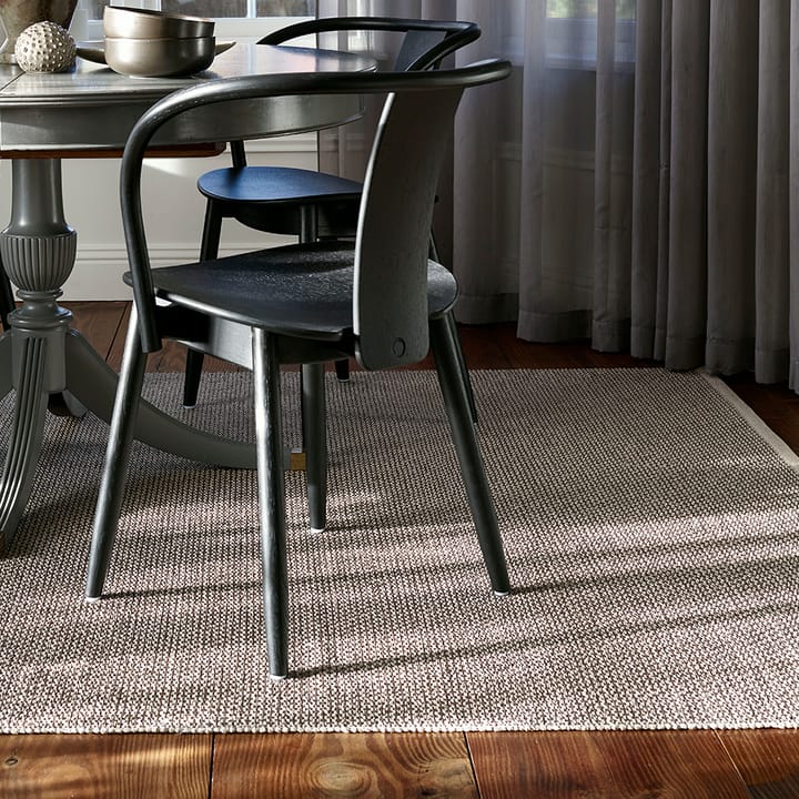 Svea matta, warm grey/granit metallic, 180x260 cm Pappelina