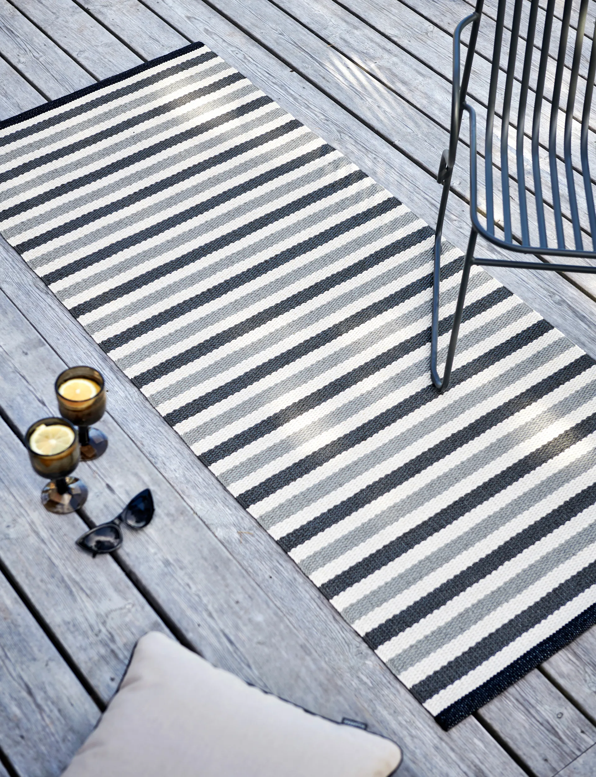 Teo gångmatta, Warm Grey-charcoal, 70x240 cm Pappelina