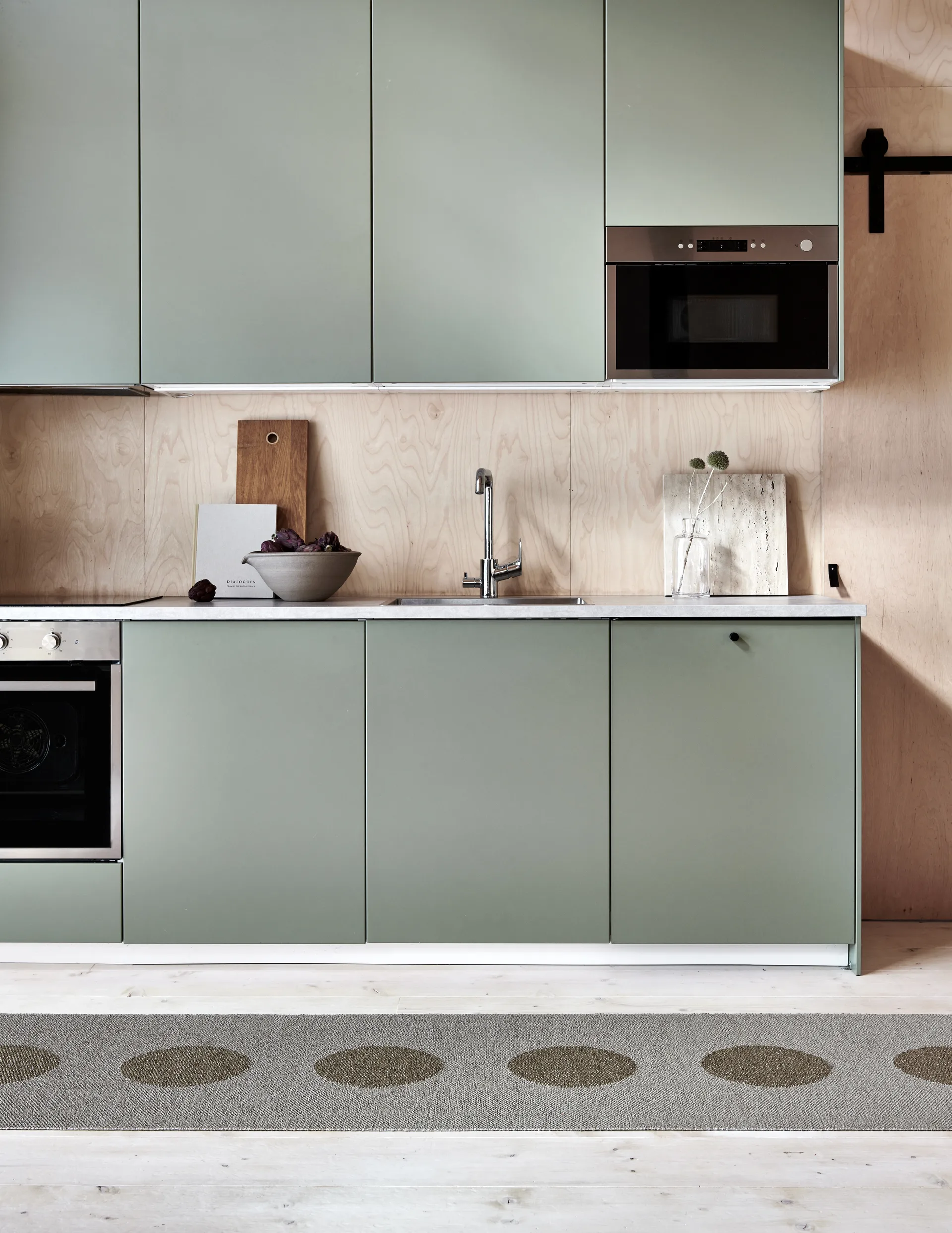 Vera 2.0 plastmatta dark linen-linen metallic, 70x200 cm Pappelina