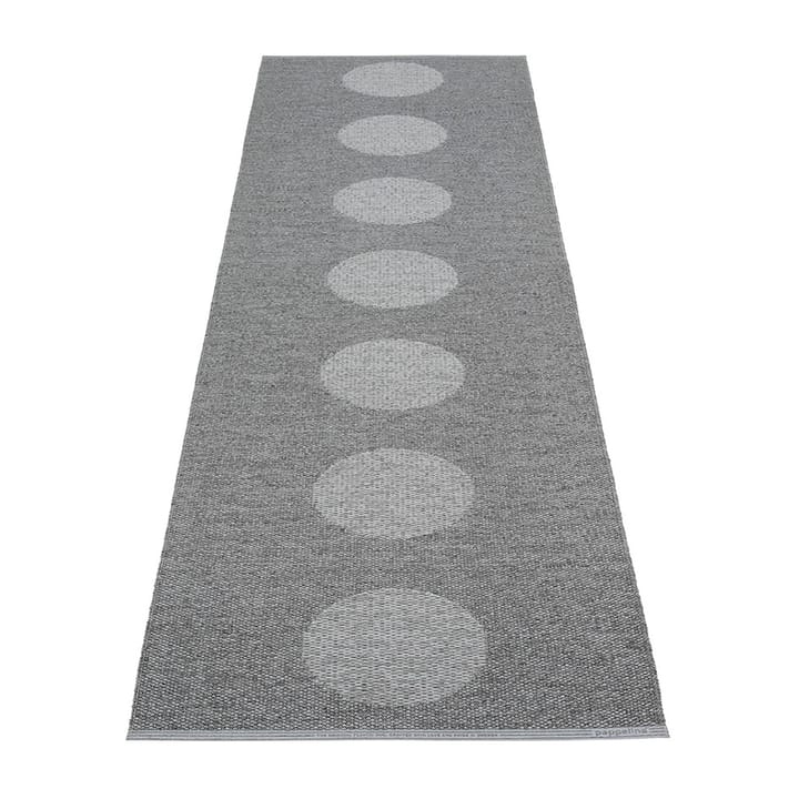 Vera 2.0 plastmatta grey-granit metallic, 70x360 cm Pappelina