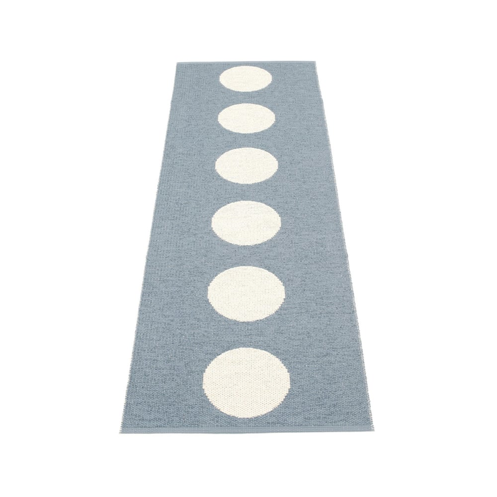 Pappelina Vera gångmatta storm/vanilla, 70x150 cm | Skandinavisk Design | Plastmattor | Blå