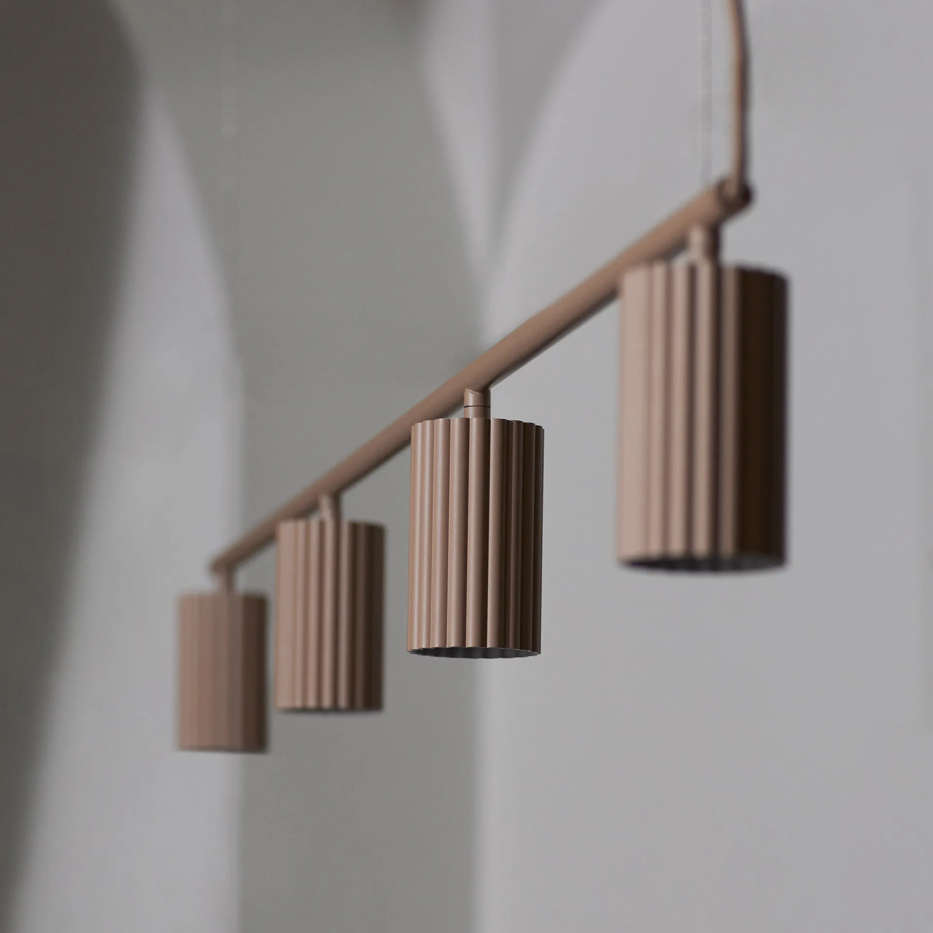 Donna Line 120 taklampa, Blush Pholc