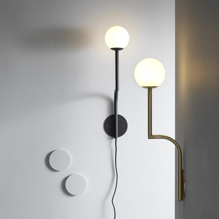 Mobil 46 vägglampa, mässing Pholc