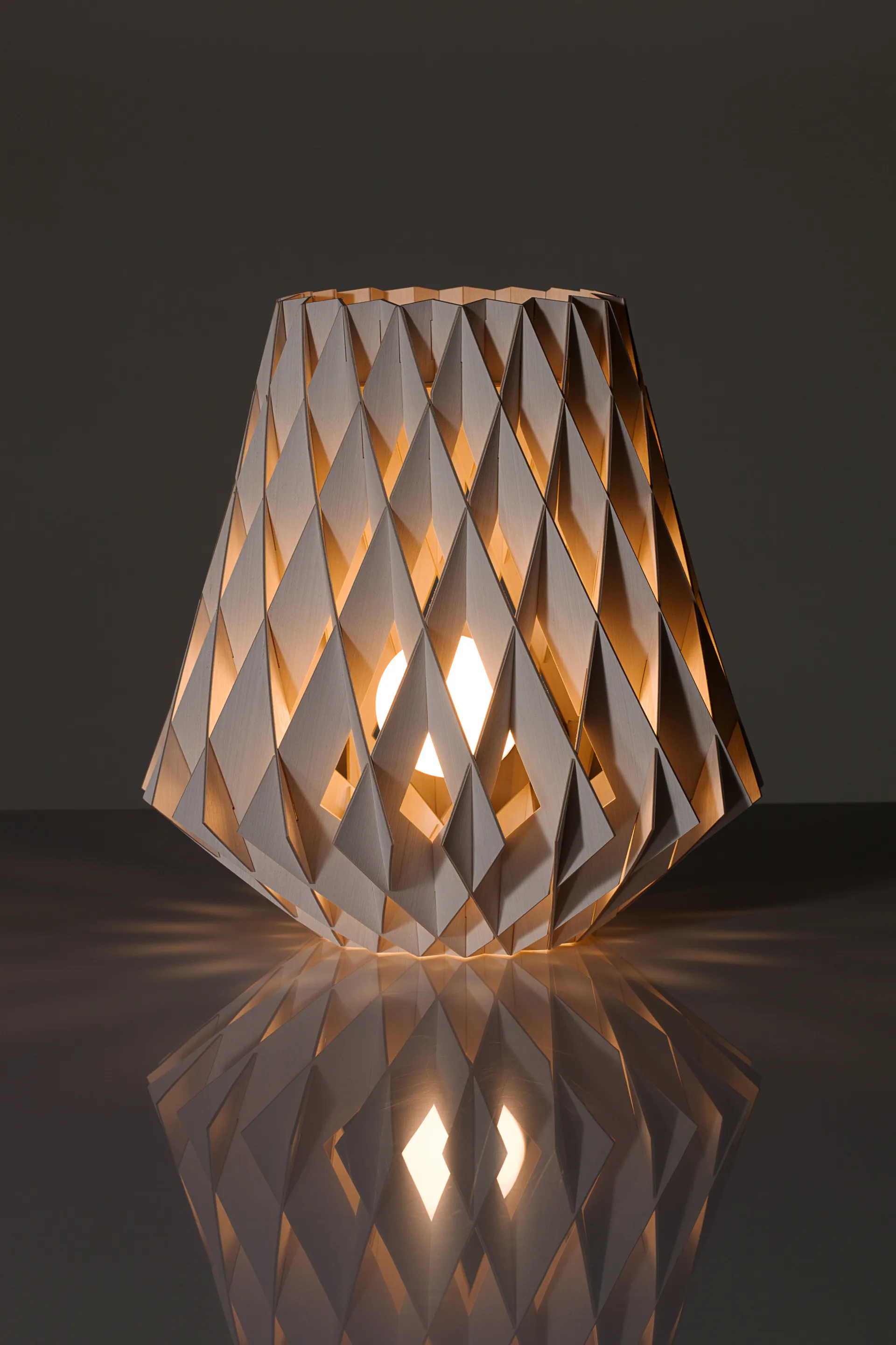 Pilke Signature bordslampa Ø28 cm, Vit Pilke